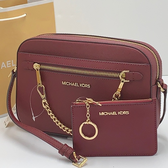MICHAEL KORS LARGE EW CROSSBODY DARK CHERRY & SM TOP ZIP COINPOUCH MULBERRY
NWT - Picture 4 of 16
